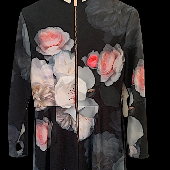 TED BAKER LONDON - Kaleesa Chelsea Flower Collar - Picture 2 of 2